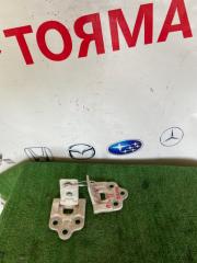 Петля крышки багажника TOYOTA RAUM