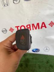 Кнопка аварийки Nissan liberty 1999
