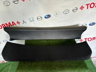 Обшивка двери багажника Toyota Harrier
