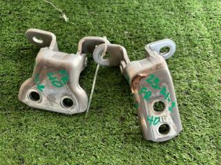 Петля двери передняя правая Toyota CAMRY Б/У Петля двери передняя правая Toyota CAMRY