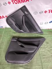 Обшивка дверей задняя правая TOYOTA AVENSIS