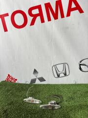 Повторитель в крыло Toyota Camry 2007