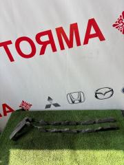 Запчасть уплотнитель крыла BMW X5