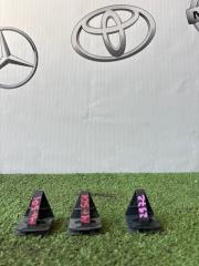 Запчасть крепление порога MERCEDES E-CLASS