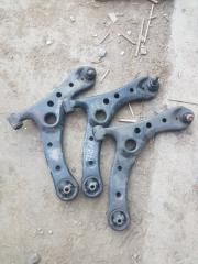 Рычаг подвески нижний передний правый TOYOTA NOAH контрактная Рычаг подвески нижний передний правый TOYOTA NOAH