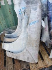 Запчасть крыло переднее левое NISSAN EXPERT