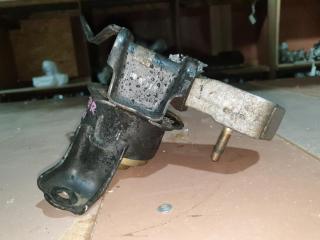 Подушка двигателя передняя правая COROLLA NZE120 1NZFE