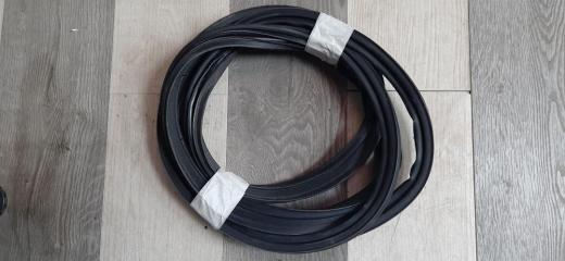 Уплотнительная резинка багажника TOYOTA COROLLA AXIO