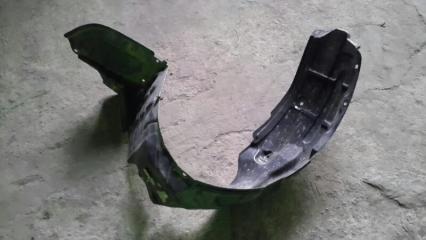 Подкрылок передний правый TOYOTA CARINA 1999