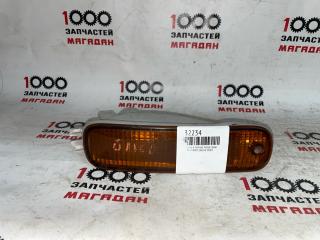 Запчасть повторитель в бампер передний правый NISSAN BLUEBIRD