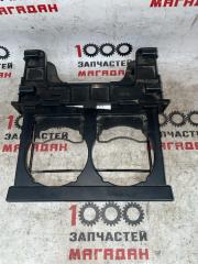 Запчасть подстаканник передний NISSAN BLUEBIRD
