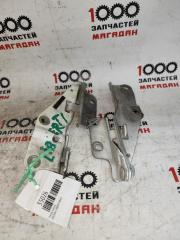 Петля капота передняя NISSAN LIBERTY