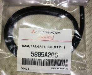 Запчасть уплотнительная резинка MITSUBISHI PAJERO SPORT 2 2008 2009 2010 2011 2012 2013 2014 2015