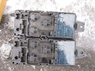 Запчасть блок предохранителей MITSUBISHI CARISMA 1995 1996 1997 1998 1999 2000 2001 2002 2003