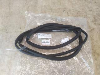 Уплотнительная резинка задняя правая LEXUS UX 2018 2019 2020 2021