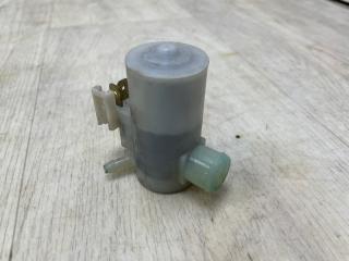 Насос стеклоомывателя передний MITSUBISHI PAJERO 4 2008 2009 2010 2011 2012 2013 2014 2015 2016 2017 2018