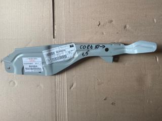 Запчасть - правый MITSUBISHI COLT 2009-2012