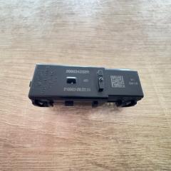 Запчасть фонарь подсветки салона RENAULT ARKANA 2018 2019 2020 2021 2022 2023 2024