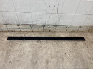 Молдинг на дверь задний правый MITSUBISHI PAJERO SPORT 2 2008 2009 2010 2011 2012 2013 2014 2015 2016