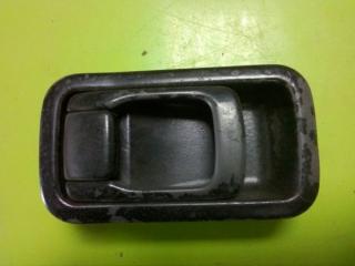 Фото запчасти ручка двери внутренняя правая Subaru Impreza 1992 Б/У запчасть Запчасть ручка двери внутренняя правая Subaru Impreza 1992