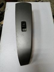 Запчасть кнопка стеклоподъёмника задняя правая Toyota Prius