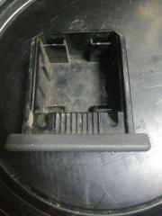 Запчасть пепельница Mazda 323 2000