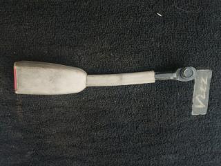 Запчасть замок ремня безопасности передний Daihatsu Pyzar