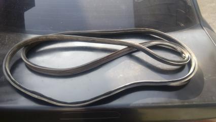 Запчасть уплотнительная резинка задняя Nissan March