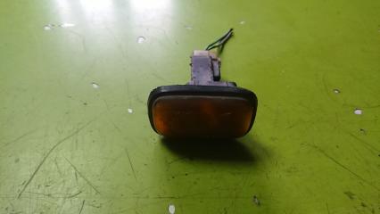 Запчасть поворотник в крыло правый Daihatsu Pyzar 1998