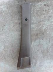 Фото запчасти накладка на стойку(центр) правая Subaru Leone 1985 Б/У запчасть Запчасть накладка на стойку(центр) правая Subaru Leone 1985