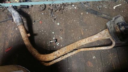 Запчасть горловина бензобака Daihatsu Pyzar 1997