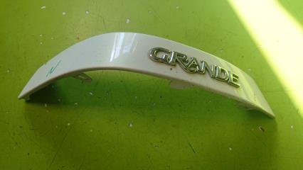 Запчасть накладка под фонарь задняя левая toyota mark