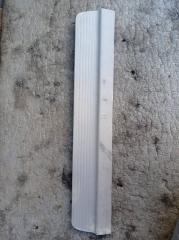 Запчасть накладка на порог передняя правая Mazda Capella