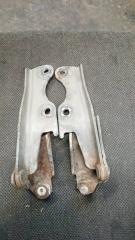 Фото запчасти петля капота Mitsubishi Galant 2003 Б/У запчасть Запчасть петля капота Mitsubishi Galant 2003