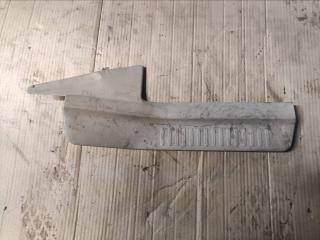 Фото запчасти накладка на порог задняя правая Mitsubishi Galant Б/У запчасть Запчасть накладка на порог задняя правая Mitsubishi Galant