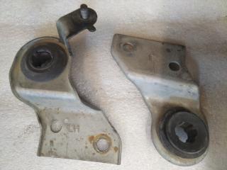 Запчасть крепление радиатора Mazda 626