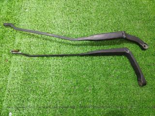 Запчасть поводок стеклоочистителя audi 80