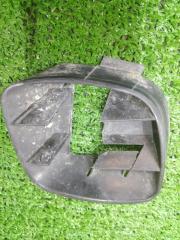 Запчасть заглушка бампера передняя audi 80