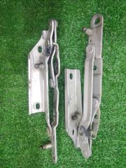 Запчасть петля багажника audi 80