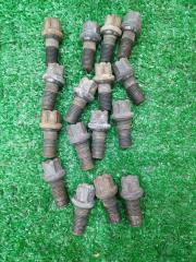 Запчасть болт audi 80