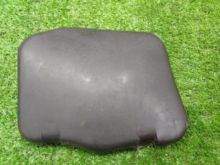 Запчасть накладка на фонарь задняя левая audi 80