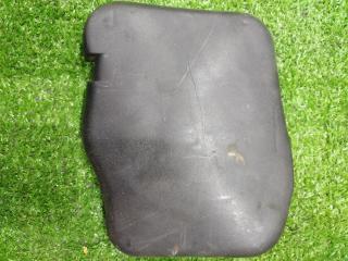 Запчасть накладка на фонарь задняя правая audi 80