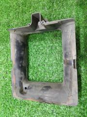 Запчасть крышка салонного фильтра audi 80