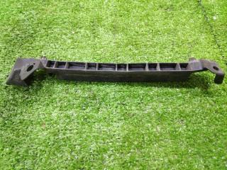 Запчасть кронштейн бампера передний правый Subaru Impreza