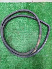 Запчасть уплотнительная резинка задняя правая Kia Spectra 2006