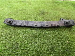 Запчасть кронштейн бампера передний правый Subaru Impreza