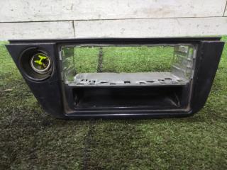 Запчасть рамка магнитофона Toyota Camry