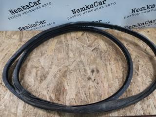 Запчасть уплотнение двери переднее правое AUDI A6 1998