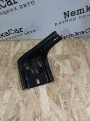 Запчасть кронштейн сдвижной двери правый Mercedes Vito 2008