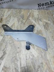 Запчасть кронштейн Volkswagen Passat B6 2007